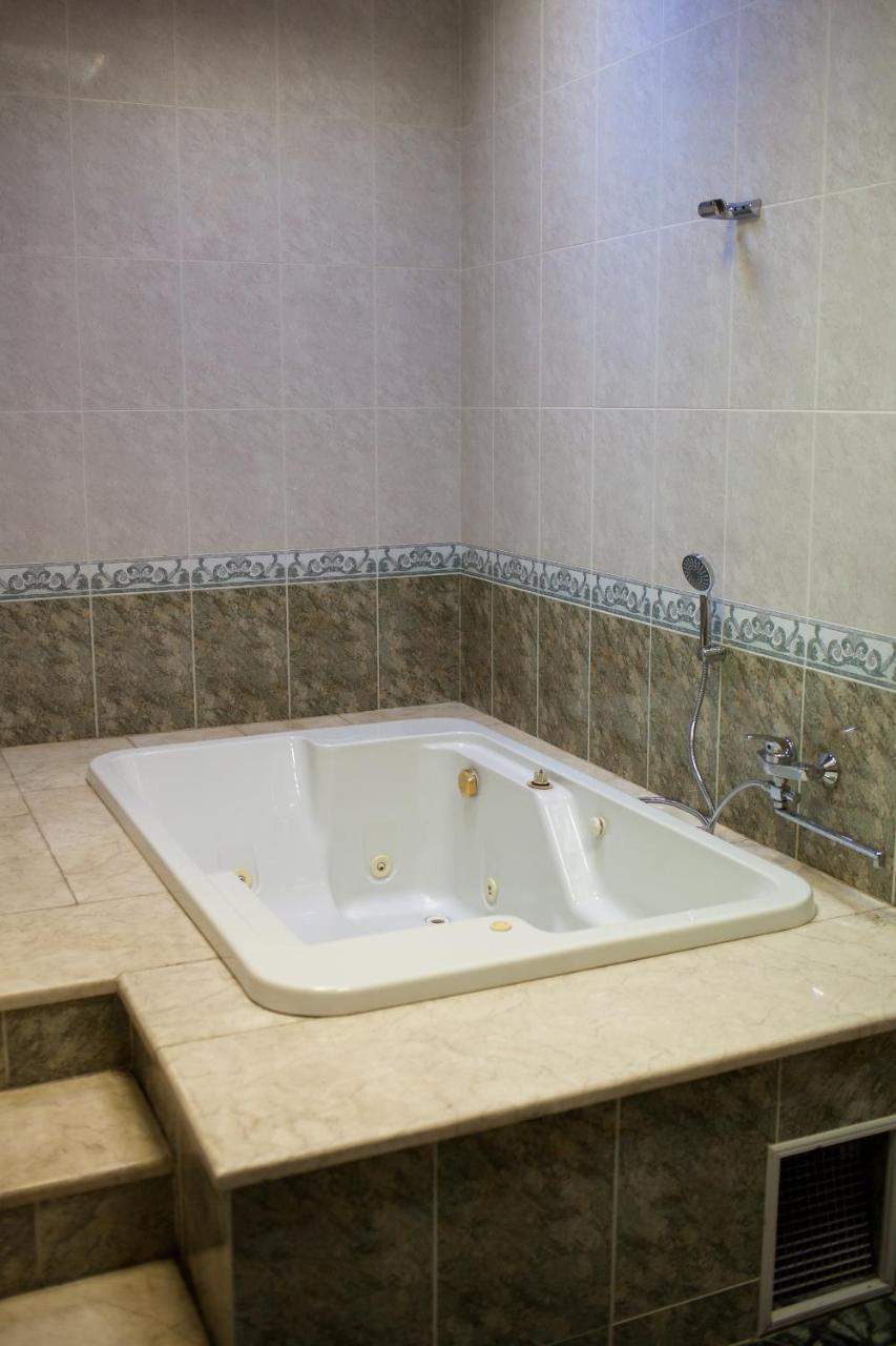 Land Of Fire Hostel Baku Ngoại thất bức ảnh